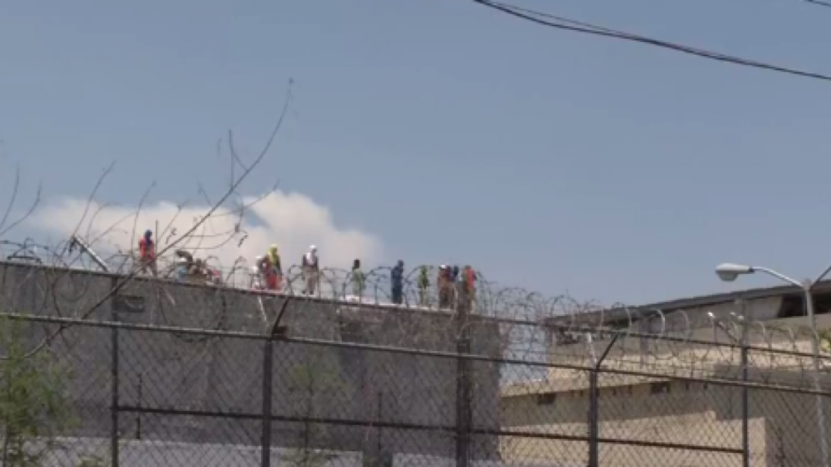 Registran disturbios en penal de Topo Chico