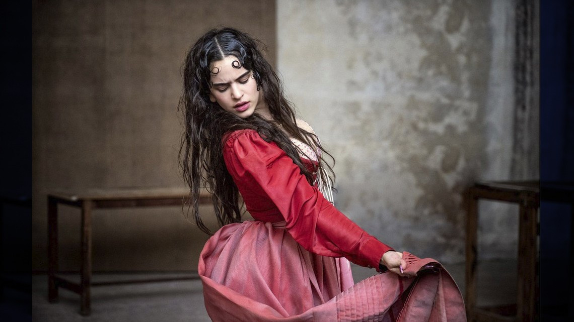 Rosalía y Emma Watson, protagonistas del calendario Pirelli 2020