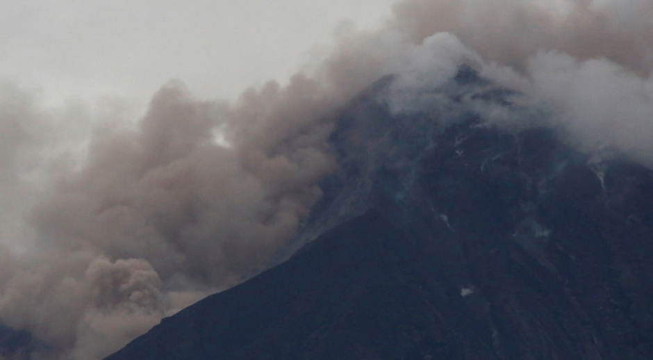 El Volcán de Fuego registra 10 explosiones por hora en Guatemala