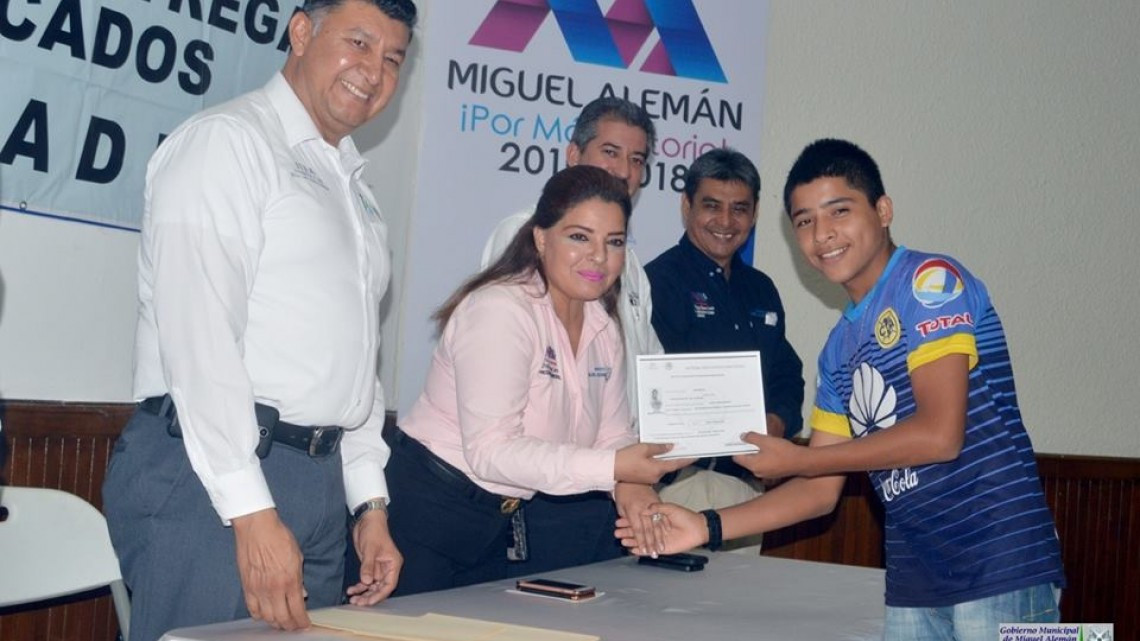 Entrega ITEA certificados de primaria y secundaria