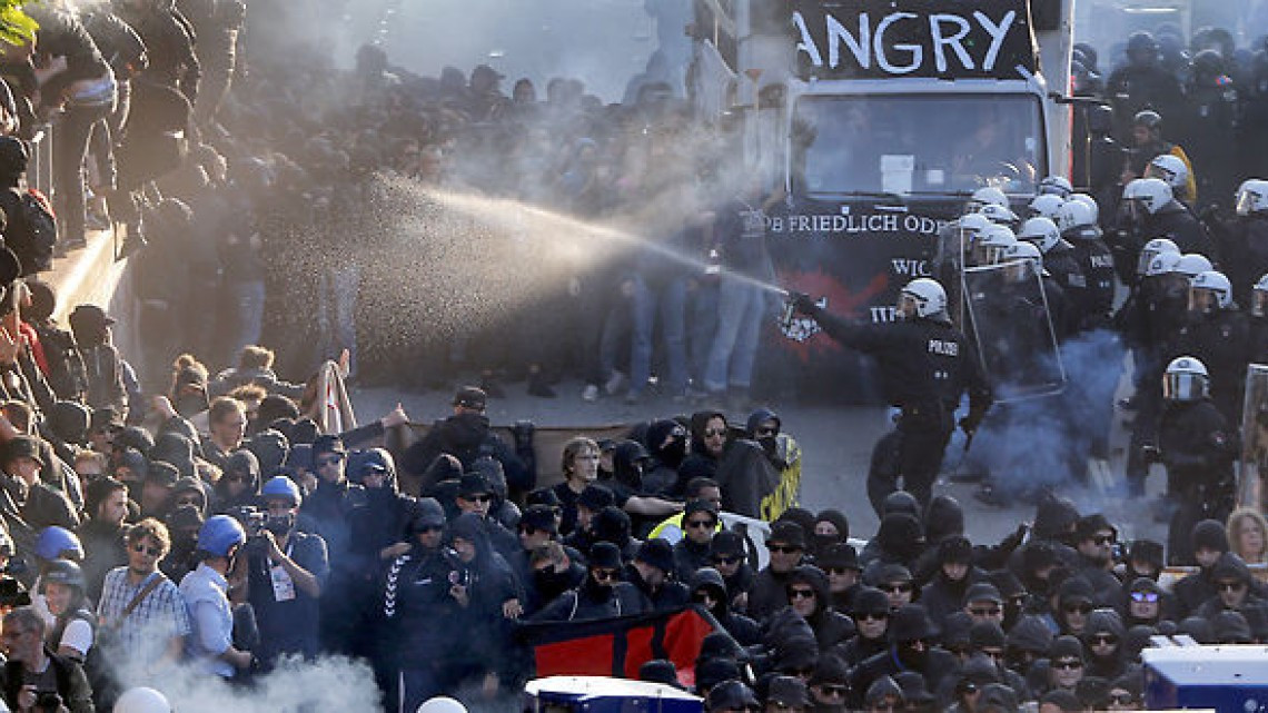 Protestas dejan al menos 200 policías heridos en el G20