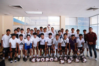 Entrega INDE Tamaulipas material deportivo a atletas y entrenadores de Tampico 