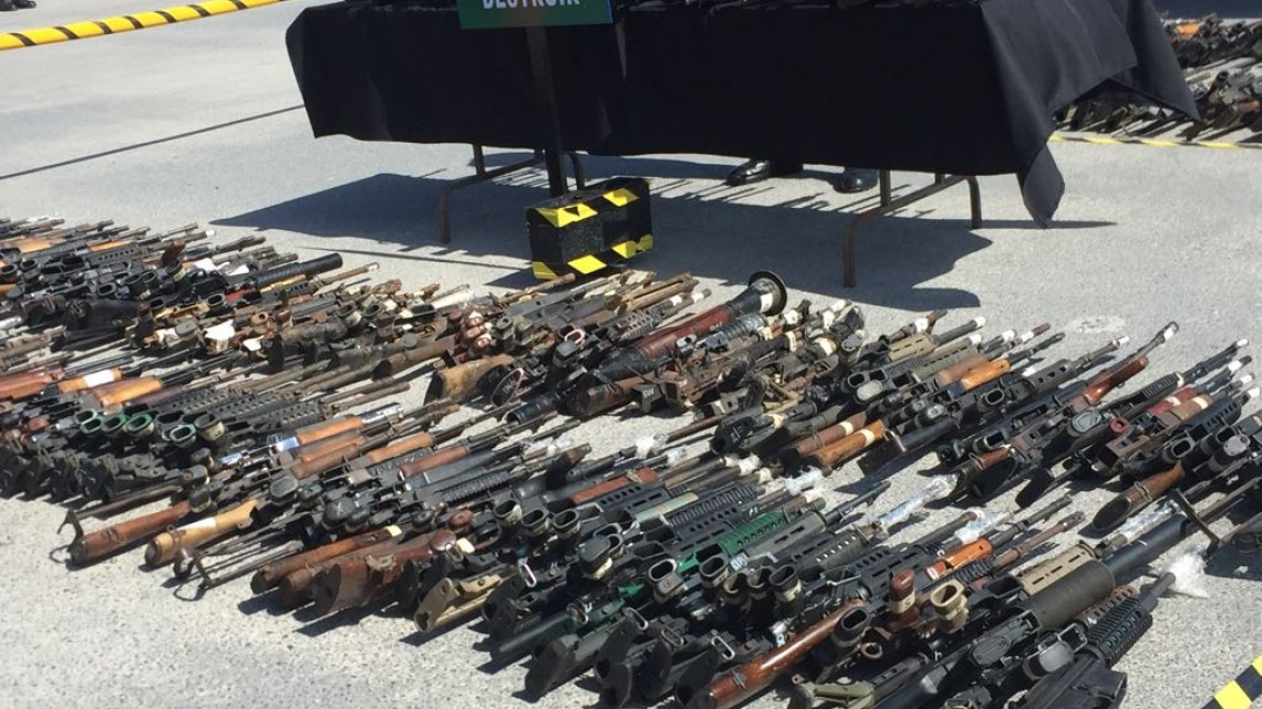 Atestiguan gobernadores de Tamaulipas y Nuevo León destrucción de armas