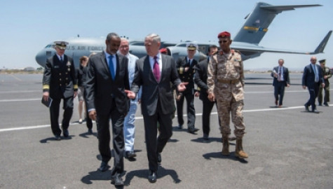 Jefe del Pentágono Jim Mattis llega por sorpresa a Afganistán 