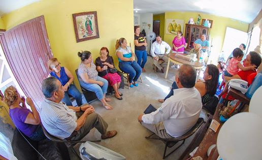 Alcalde se reúne a escuchar a vecinos