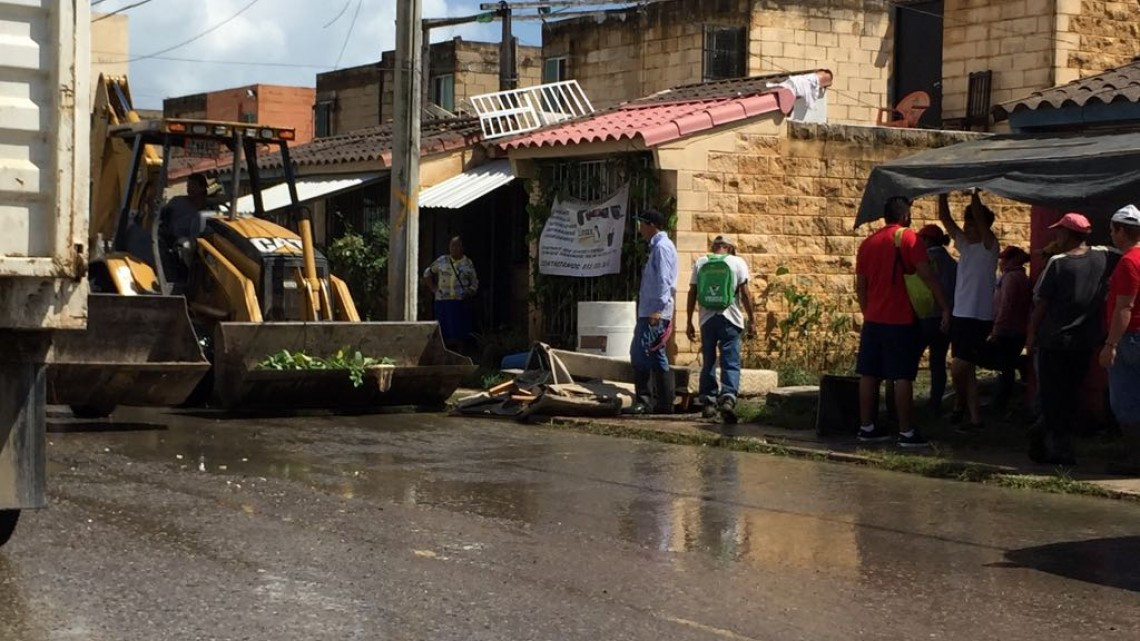 Siguen acciones de limpieza en zonas afectadas por inundaciones