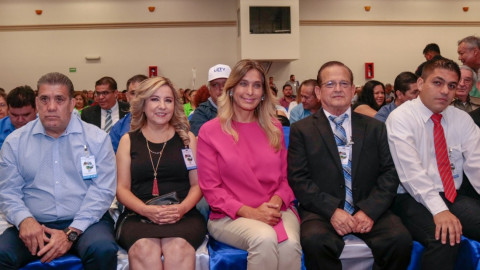 Asiste Maki a Informe del alcalde Roberto González en Cd. Mier