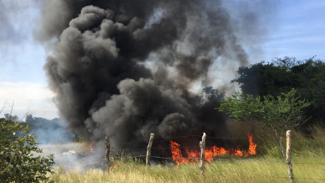 Grave problema de basureros clandestinos e incendios en solares baldíos