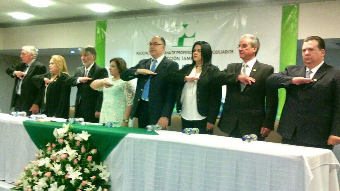 Participa Ayuntamiento en la toma de protesta del Consejo Directivo de la AMPI 2017