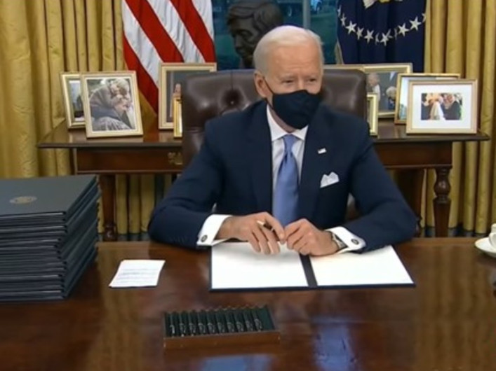 Joe Biden celebra su regreso a la Casa Blanca tras aislamiento por Covid-19