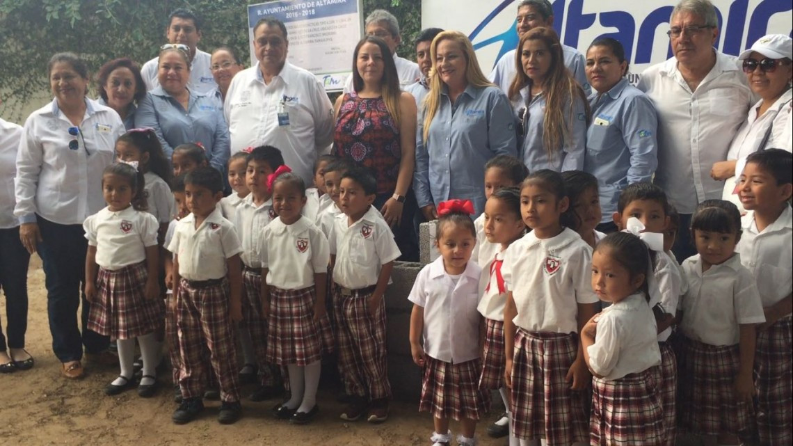 Gobierno local apoya tema educativo en infraestructura y social