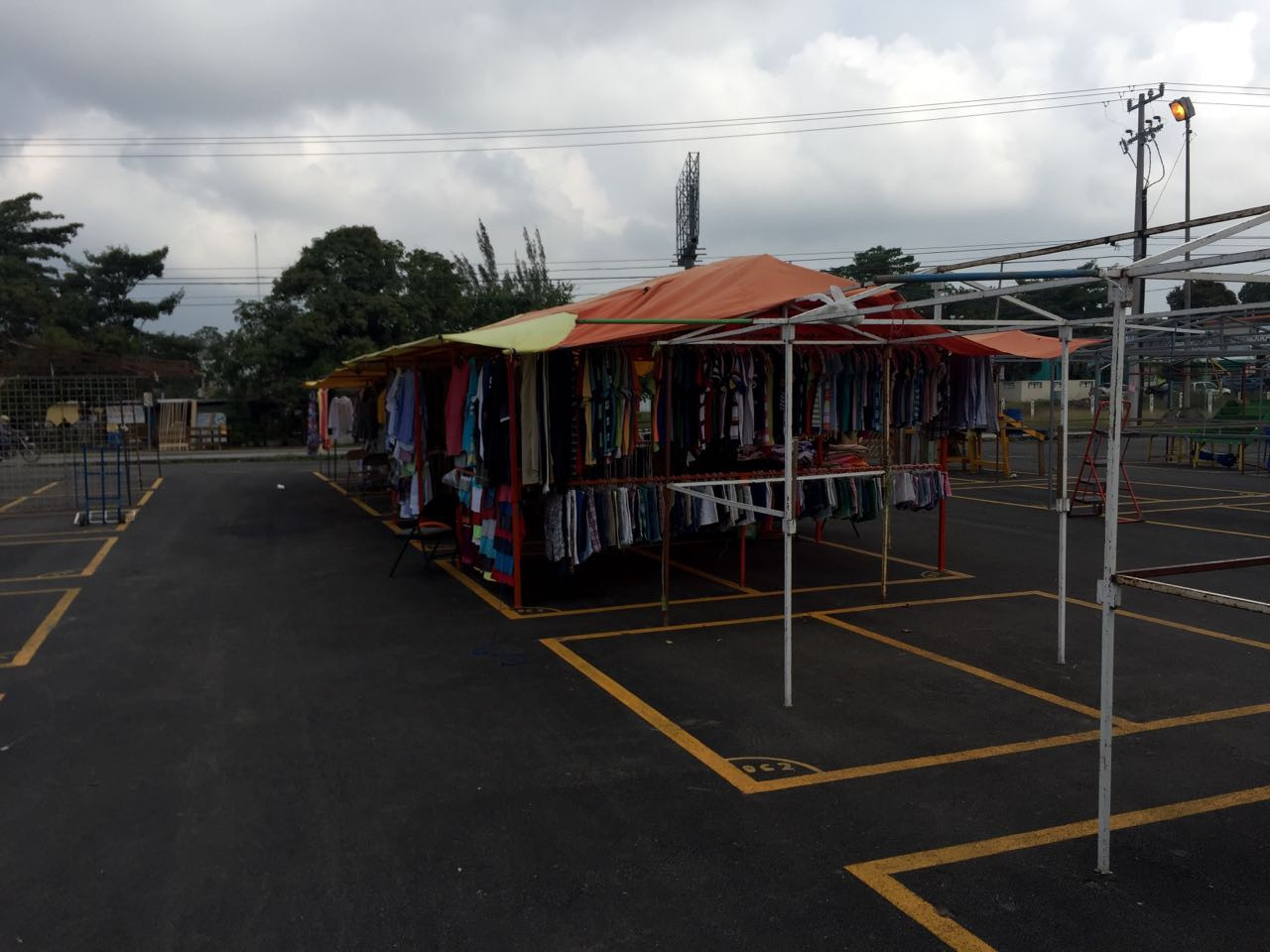 Difícil situación comerciantes removidos del centro de la ciudad