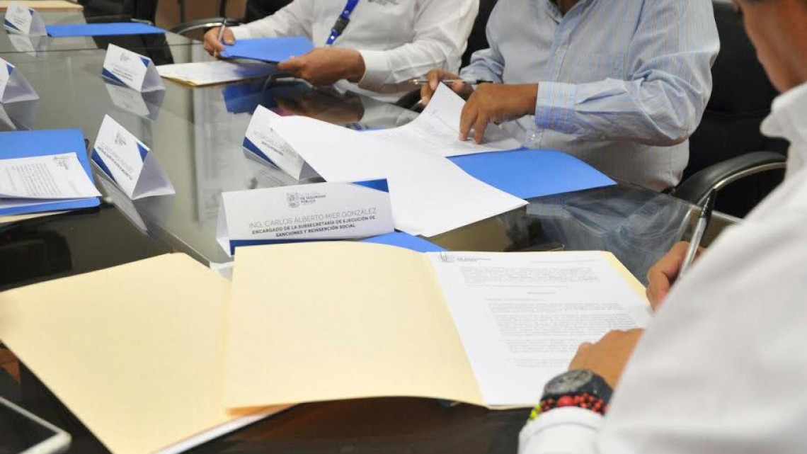 Firman proyecto de empleo al interior del Cedes de Tula