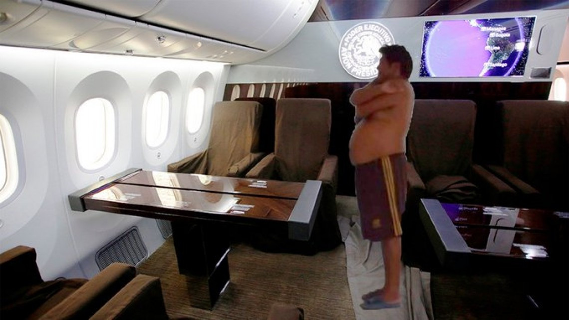 Diviértete con los mejores 'memes' de la rifa del avión presidencial