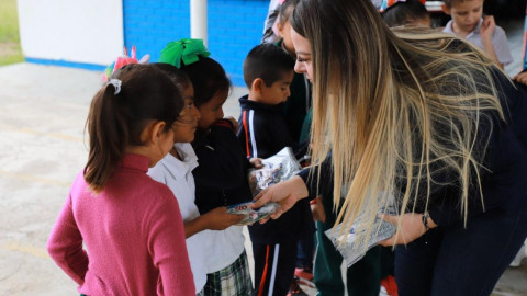 DIF Altamira ayuda a sana alimentación de estudiantes de la zona rural