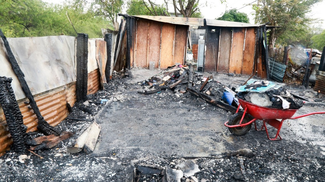 Visita DIF Reynosa a familias que se quedaron sin casa