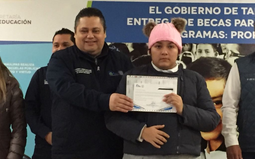 Estímulos educativos a más de 20 mil alumnos en Reynosa