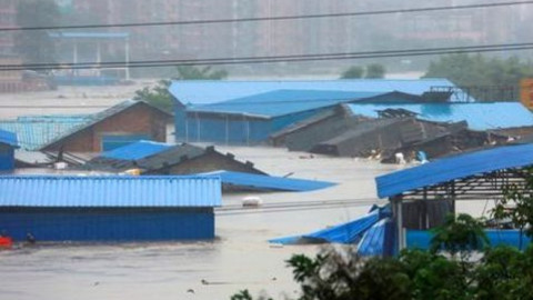 Dejan lluvias 16 muertos en China
