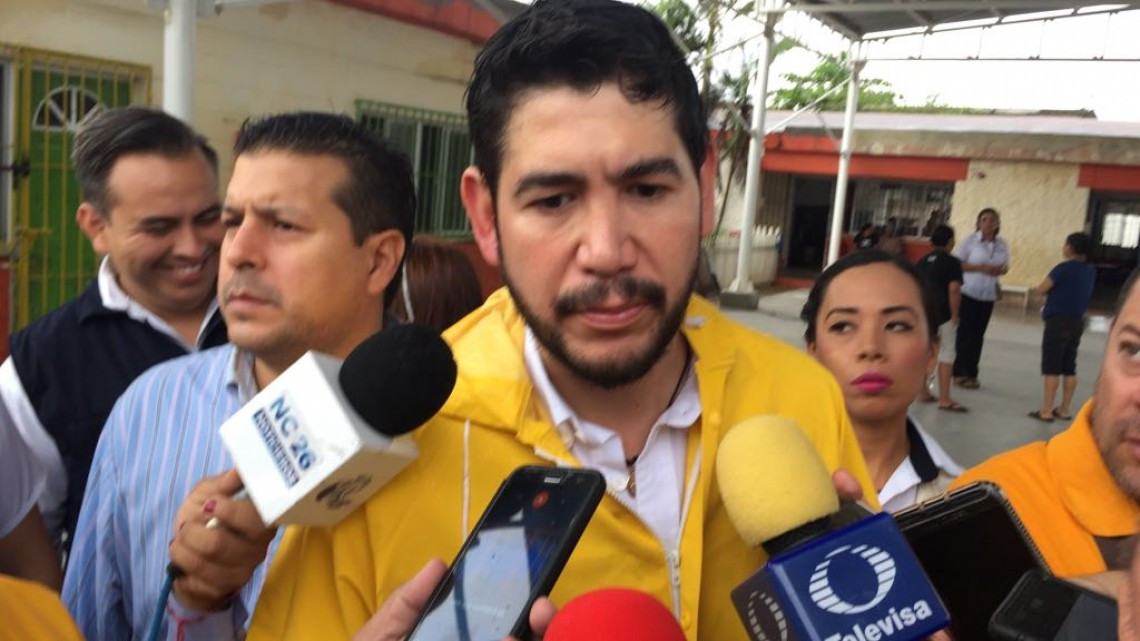 Estado apoyará con mobiliario para escuelas afectadas por inundación