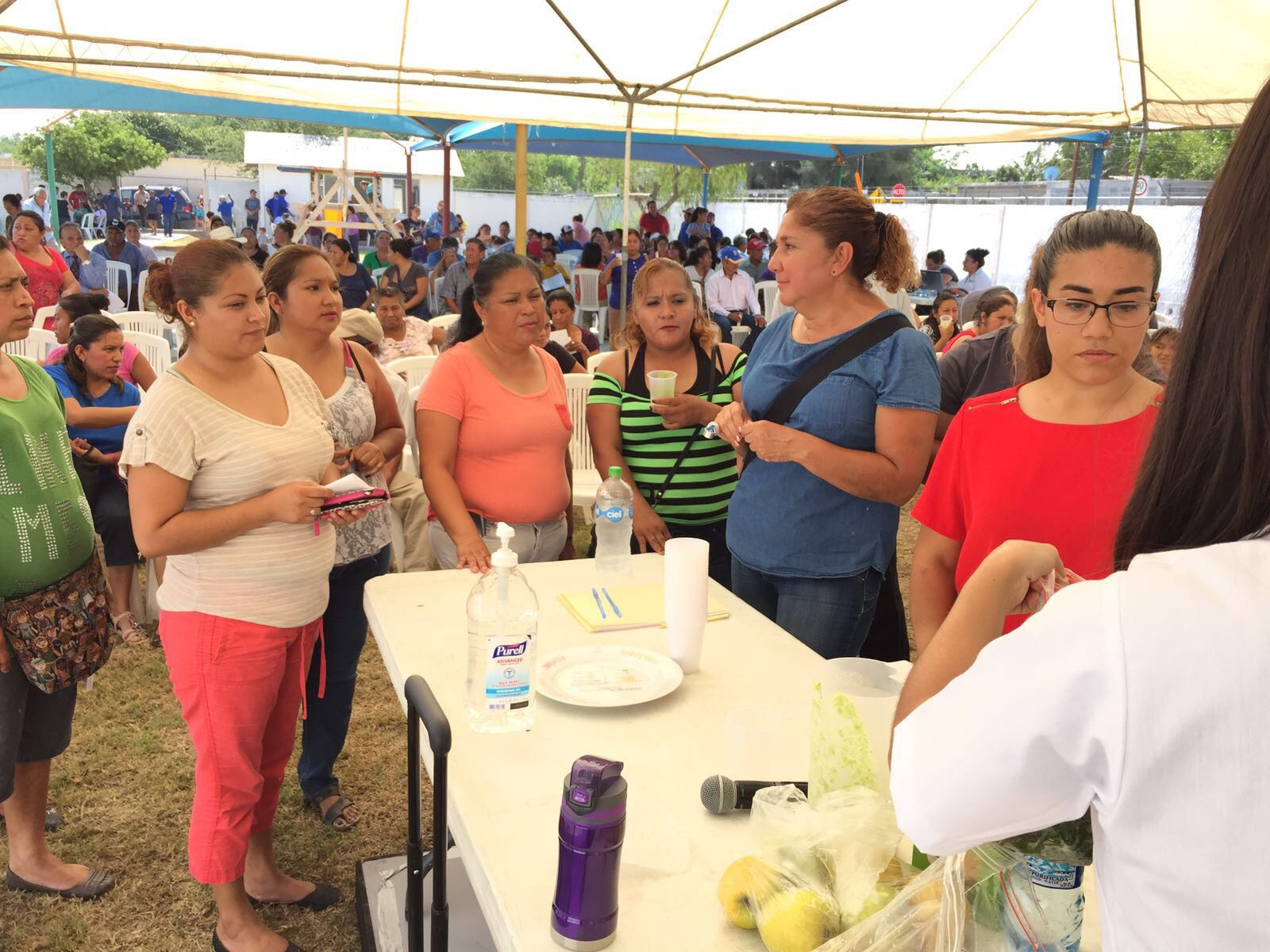 Vecinos de la colonia Lucio Blanco recibió atención medica de Brigada Médica Integral 