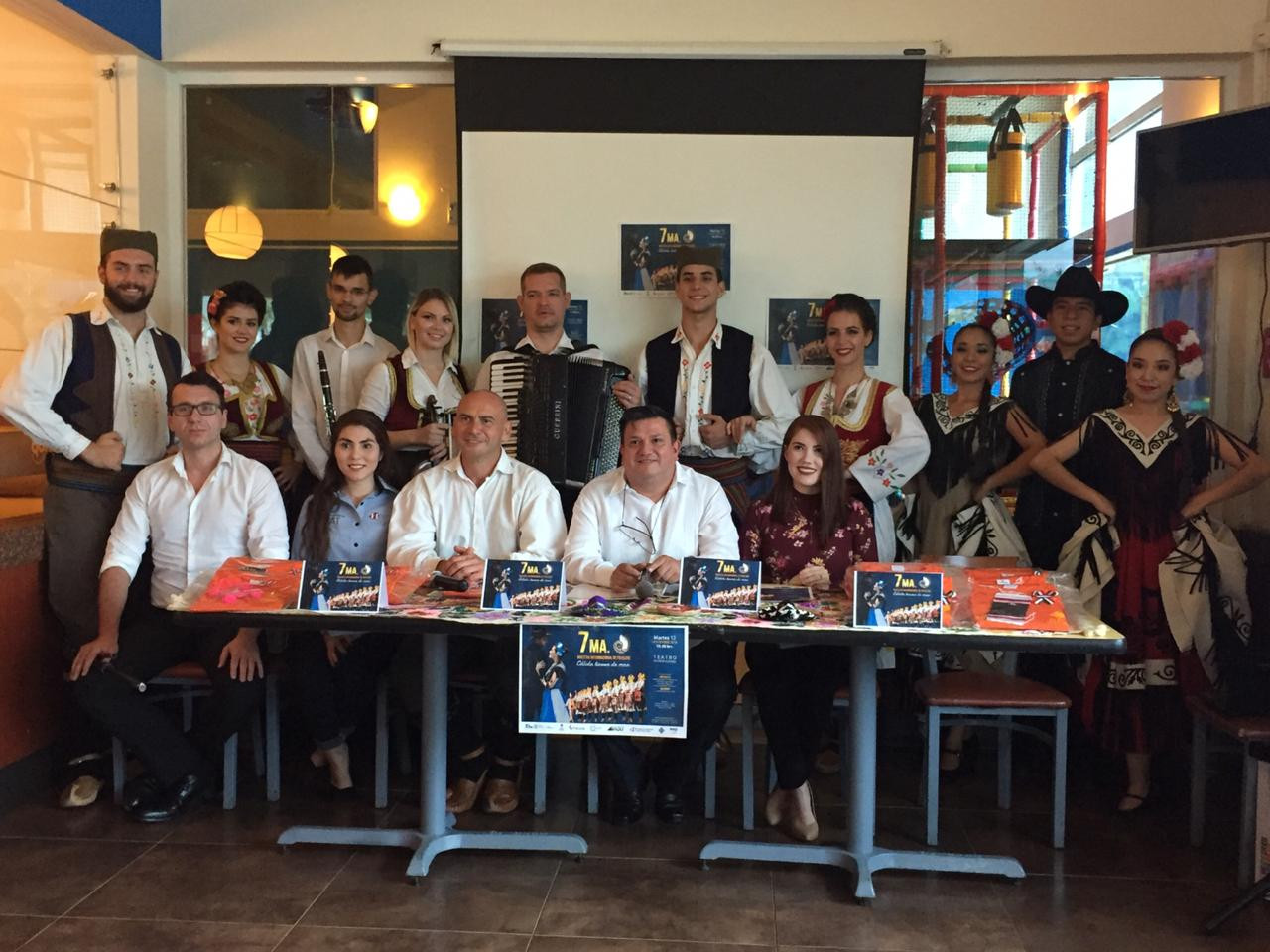 Mañana gran gala internacional de folclore "Cálida tierra de mar"