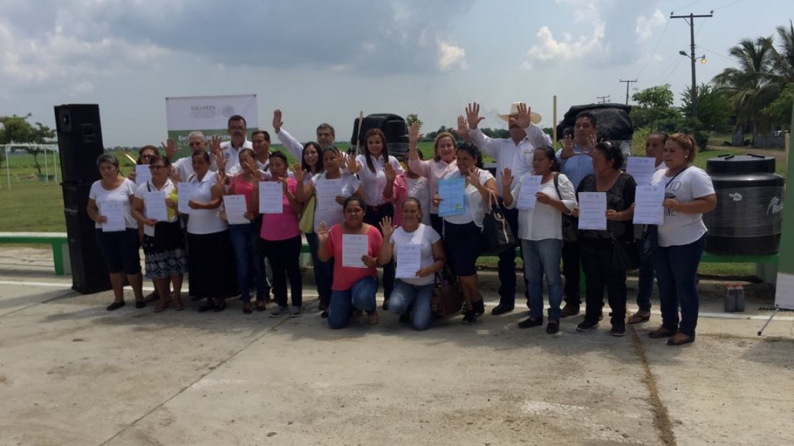 ⁠⁠⁠Entregan equipos para la creación de huertos