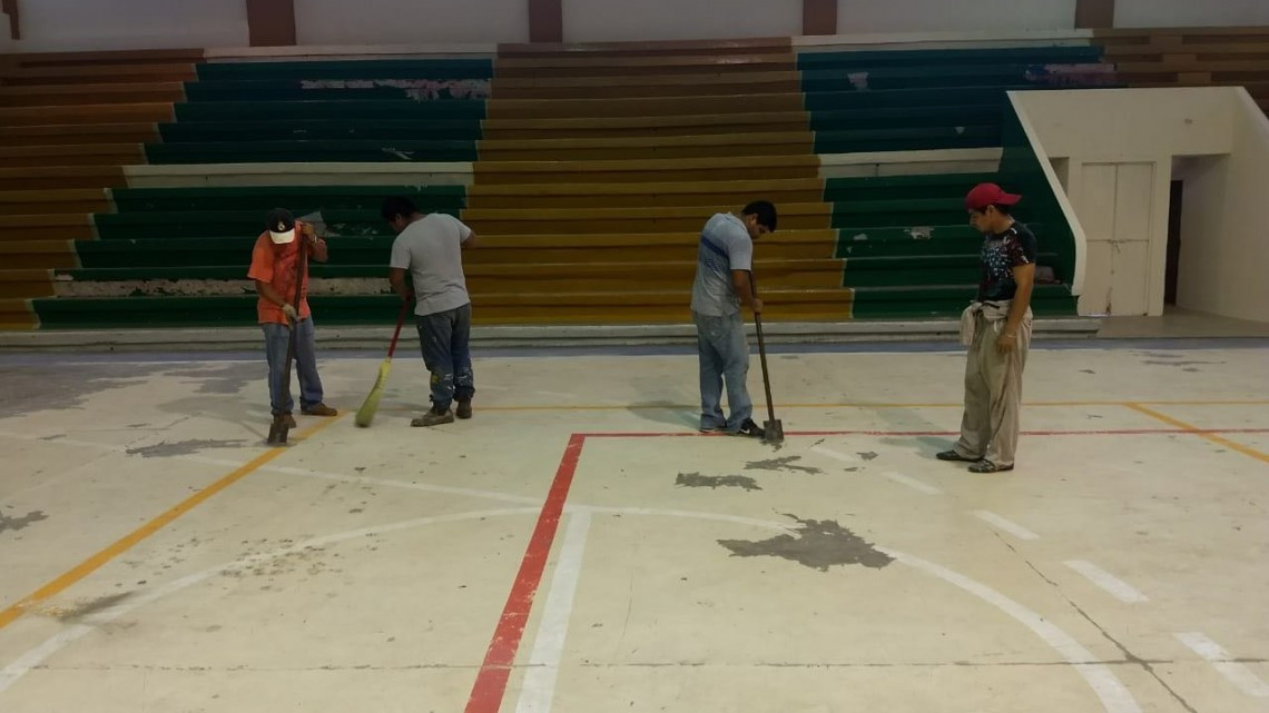 Supervisa Alcaldesa trabajos de remodelación del Auditorio Municipal