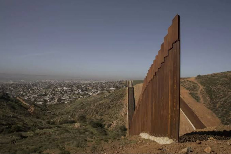 Estados Unidos anuncia ampliación del muro fronterizo con México