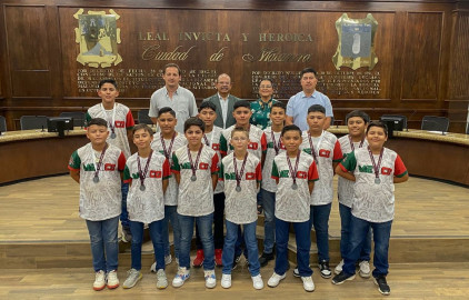 Matamoros es México en el mundial de Williamsport; Alcalde Rubén Sauceda impone medallas a niños campeones