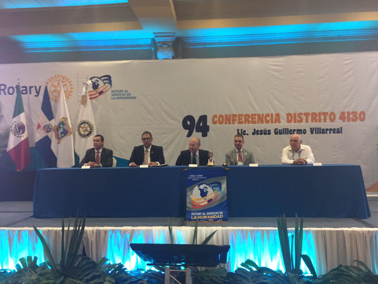 Chuchín de la Garza asiste a la reunión plenaria de rotarios 