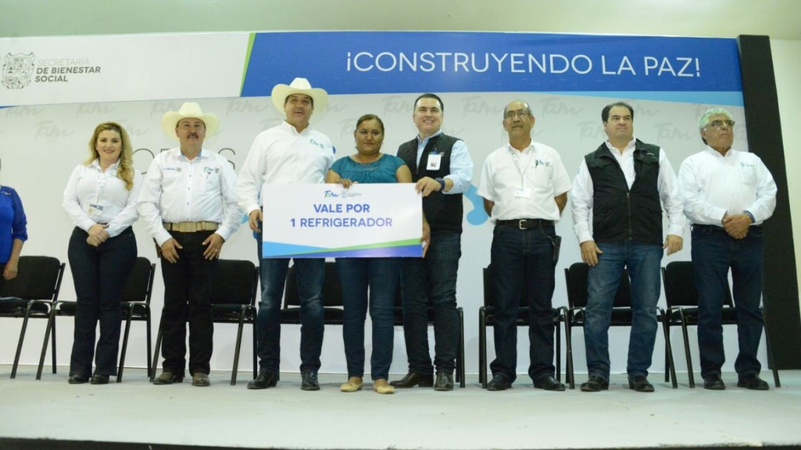 Benefician apoyos sociales a familias de San Fernando 