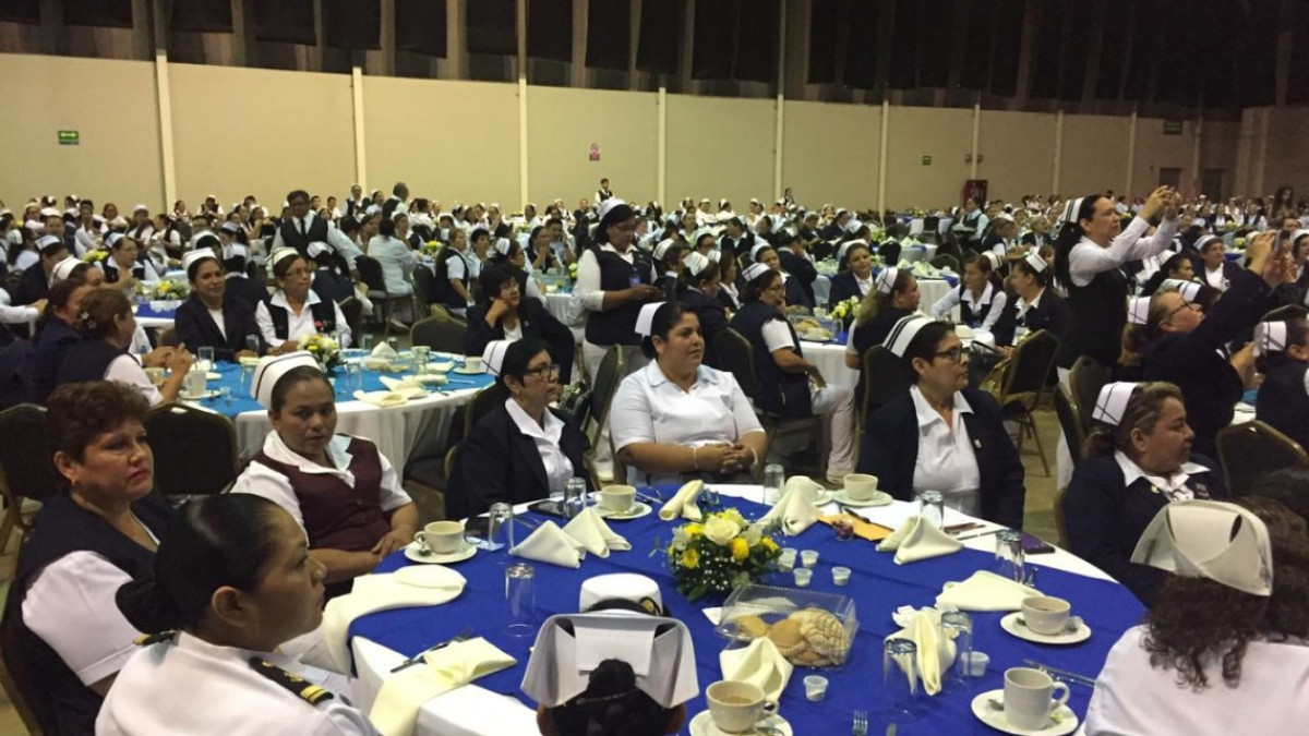 Regularizarán a enfermeras y enfermeros de contrato para aumentarle su salario