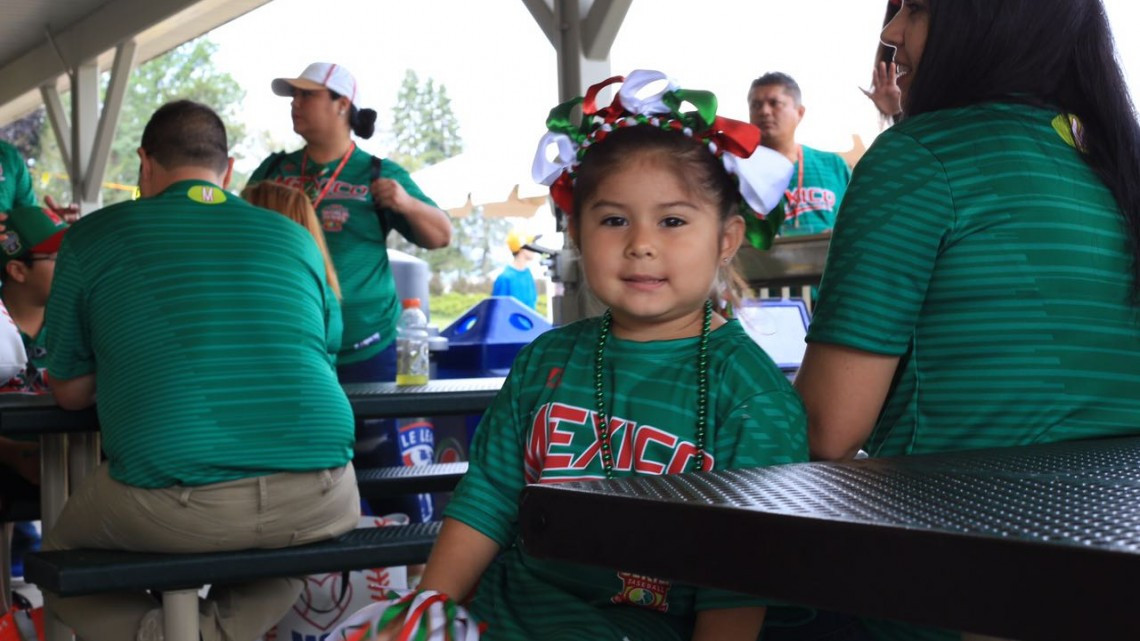 Confían familias en el triunfo de México