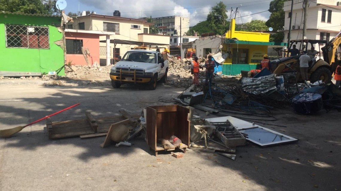 Demuelen construcción donde losa se vino abajo y mató a trabajador