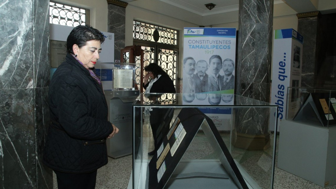 Invitan a visitar facsímil de la Constitución de 1917