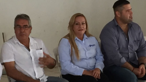 Entregan material a familias que se vieron afectados por tromba