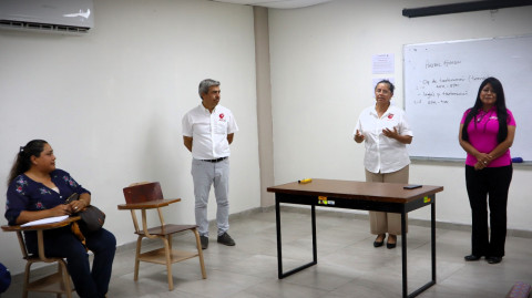 Mujeres inician capacitación en autotransporte de carga