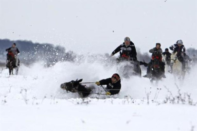 Paraliza temporal de nieve a Rumania