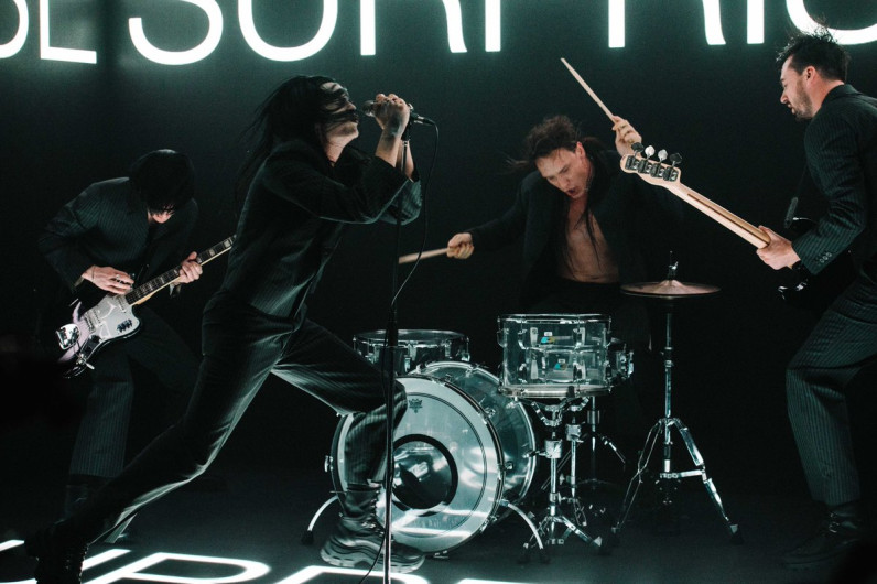 The 1975 lanzó su nueva canción 'People'