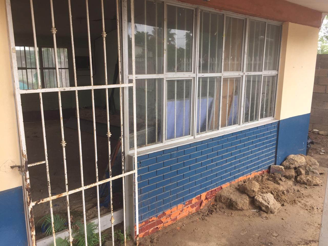 Exigen al ITIFE presionar a constructora a concluir obras en jardín de niños 