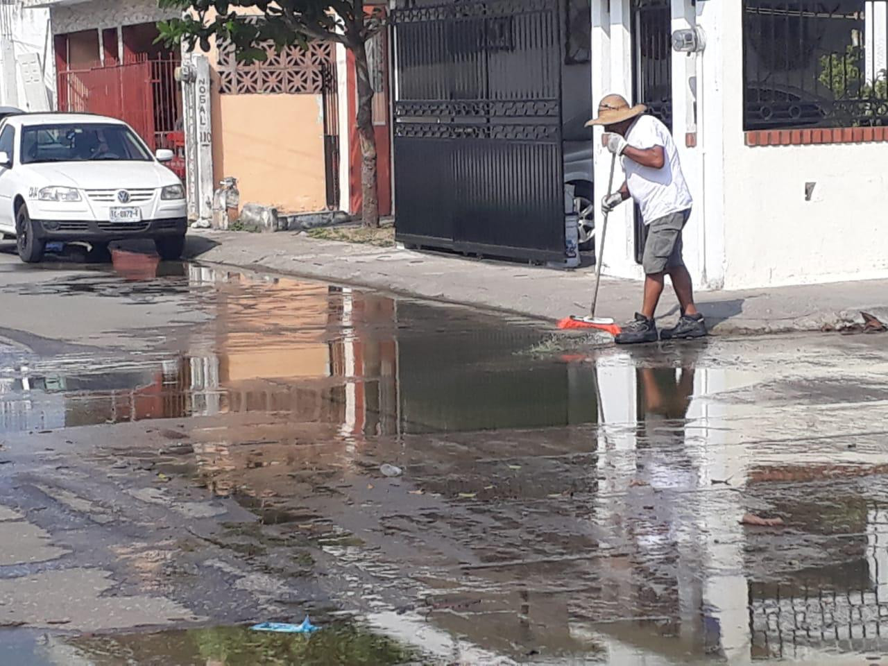 Escurrimiento de aguas negras genera incomodidad en el sector Arboledas de Altamira