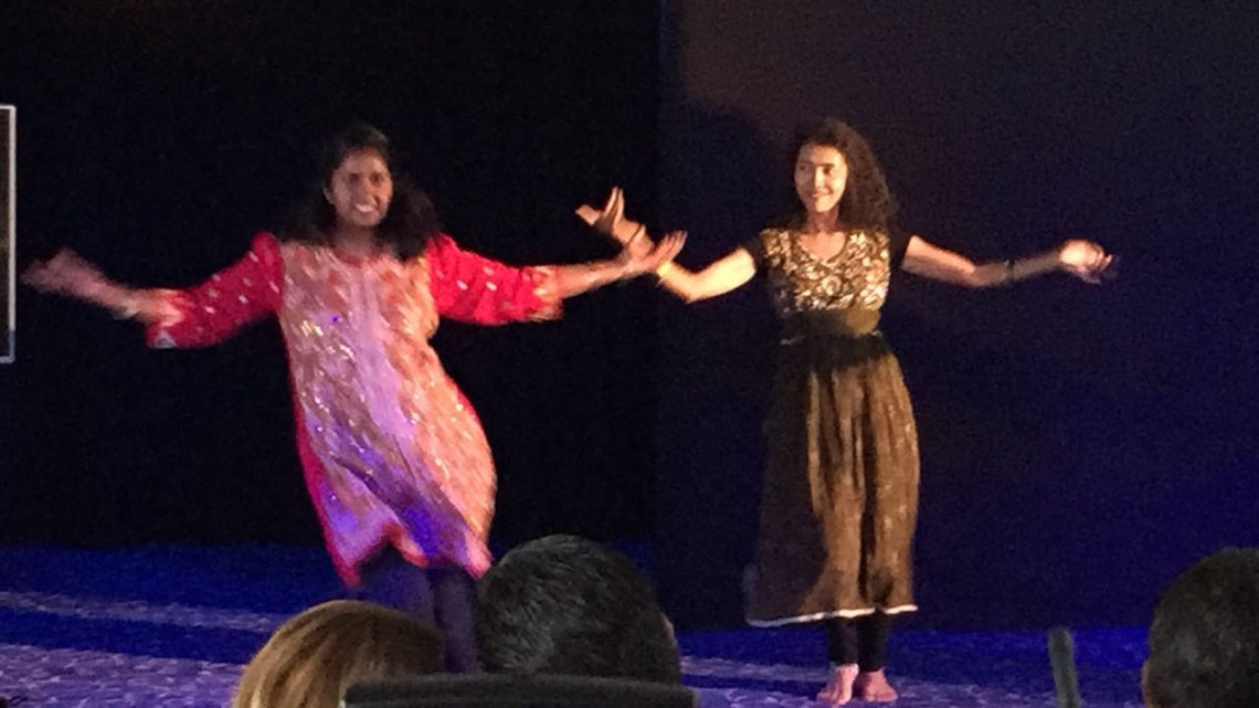 Logos Hope abre sus puertas del mayor tesoro que guarda, su biblioteca