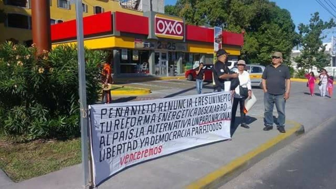 Salen a la calle para mostrar su rechazo al gasolinazo