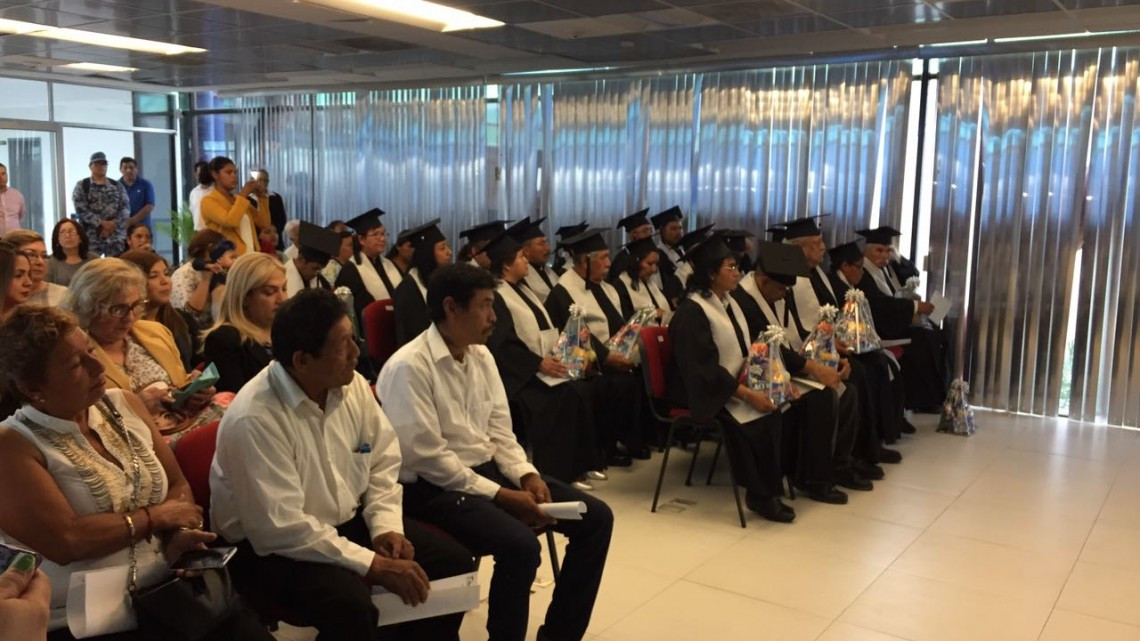 Empleados municipales concluyen primaria y secundaria