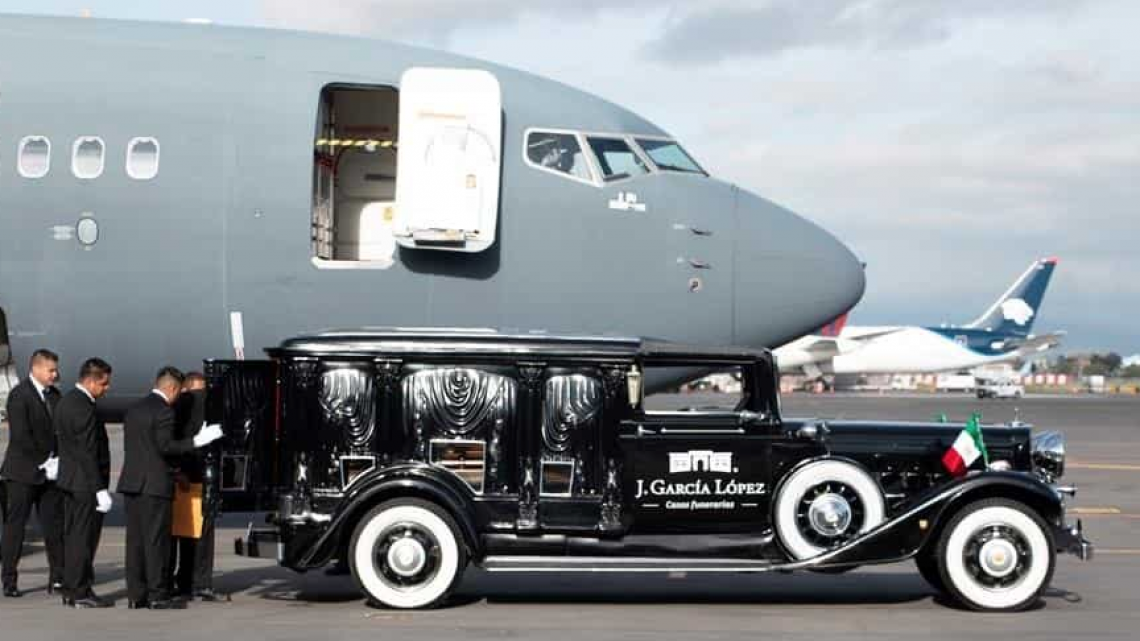 Rinden homenaje a José José en Ciudad de México