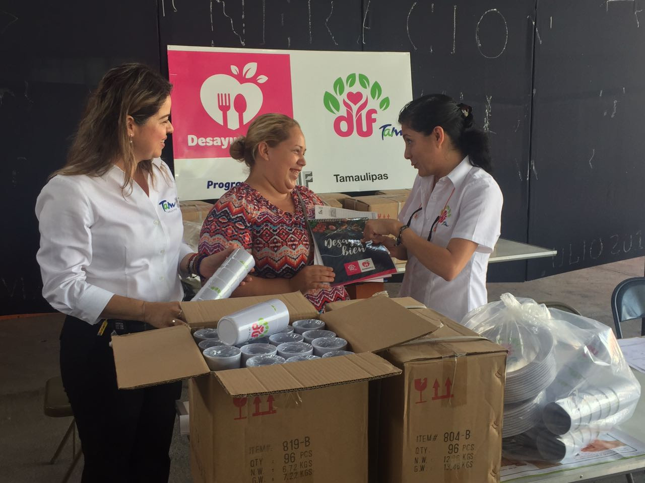 DIF Tamaulipas entrega utensilios de cocina a primarias