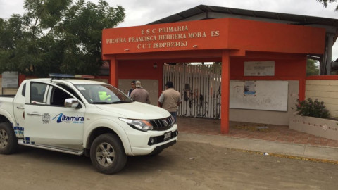 Evacúan escuelas ante presencia de nube tóxica