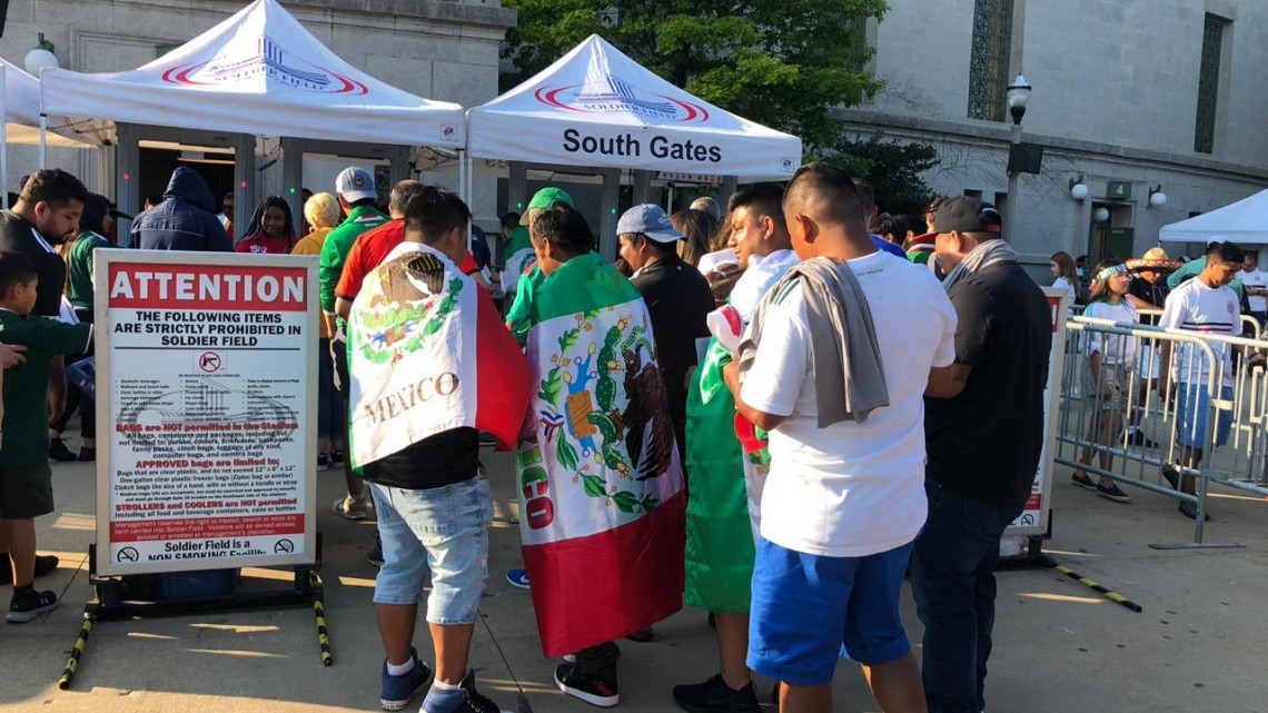 Mexicanos abarrotan el soldier Field previo al MEX vs EU
