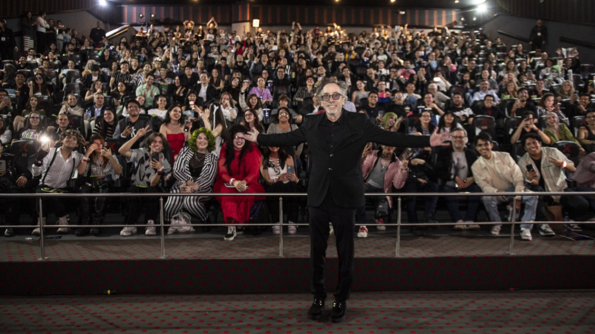 ¡Elenco de Beetleljuice 2 sorprende en México!