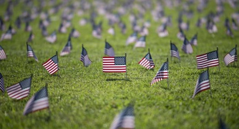 EU rompe record de muertes diarias por COVID-19 